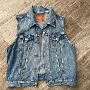 Jean Vest